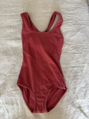 ARQ Ribbed Scoop-Neck Bodysuit in Rosewood